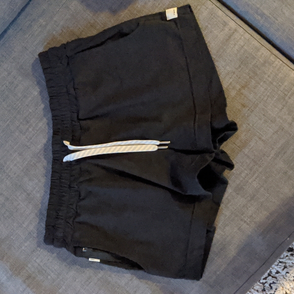Vuori Pants - Halo performance short